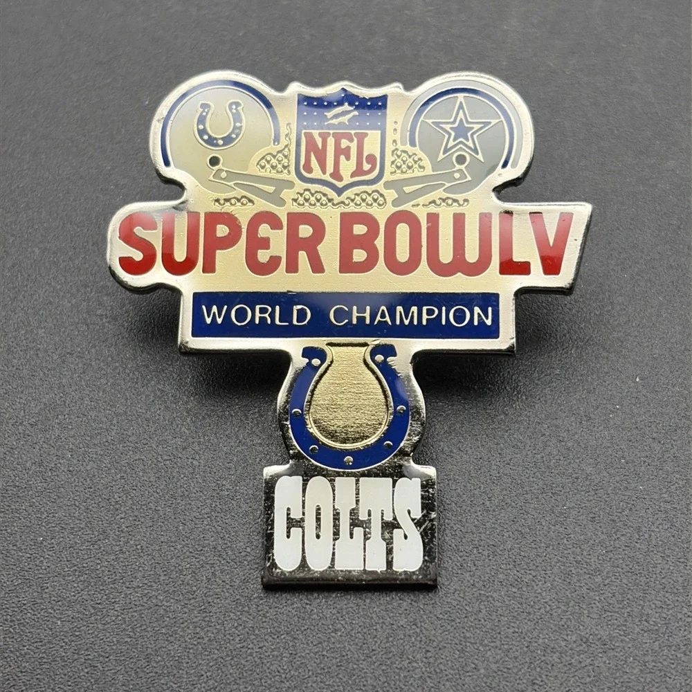 Super Bowl V‎ Dallas Cowboys Indianapolis Colts NFL Football Lapel Hat Pin